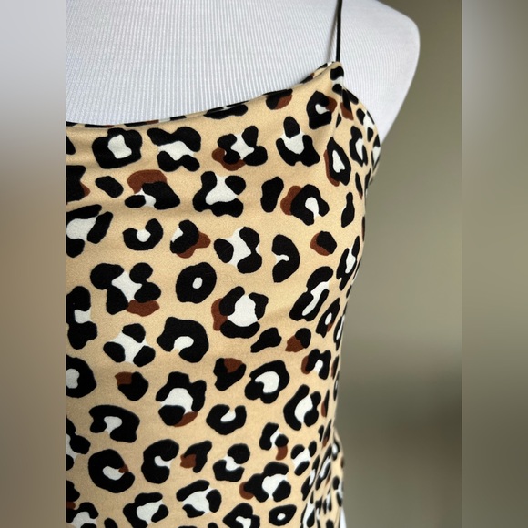 Gaze Leopard Print Spaghetti Strap Crop Tank Top - Picture 3 of 4